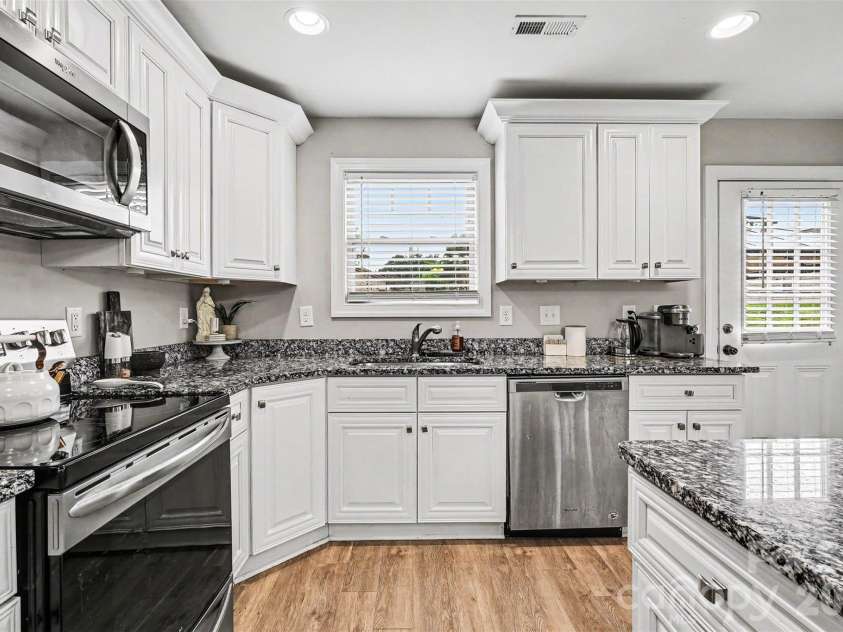 702 Margate Avenue, Kannapolis, NC 28081.  MLS# CAR4390854, YatesRealty ID 29075. 