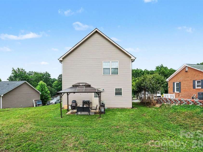 702 Margate Avenue, Kannapolis, NC 28081.  MLS# CAR4390854, YatesRealty ID 29075. 