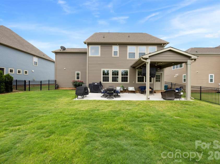 4009 Tory Path Road, Waxhaw, NC 28173.  MLS# CAR4385768, YatesRealty ID 29076. 