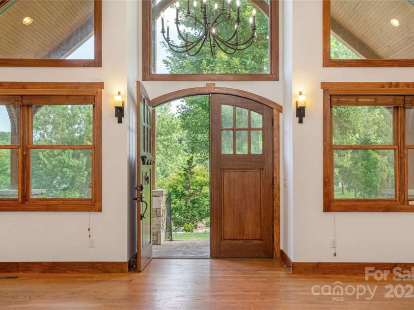 32 Pine Acre Boulevard, Asheville, NC 28804.  MLS# CAR4283589, YatesRealty ID 29077. Arched double door entry