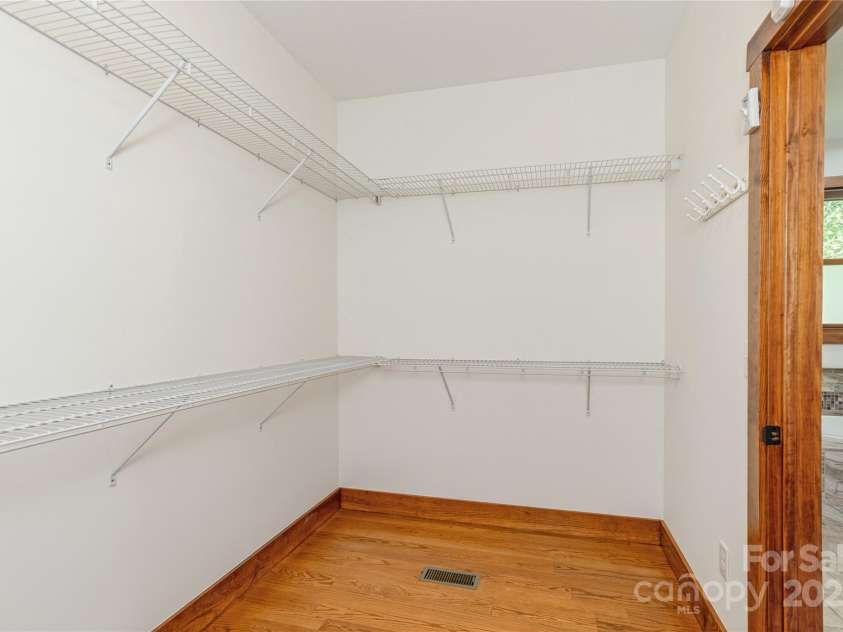 32 Pine Acre Boulevard, Asheville, NC 28804.  MLS# CAR4283589, YatesRealty ID 29077. Large walk-in closets in all three bedrooms