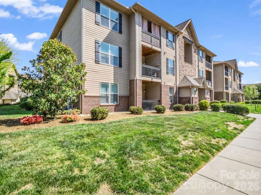 91 Brickton Village Circle, Fletcher, NC 28732.  MLS# CAR4370320, YatesRealty ID 29077. BLDG -91