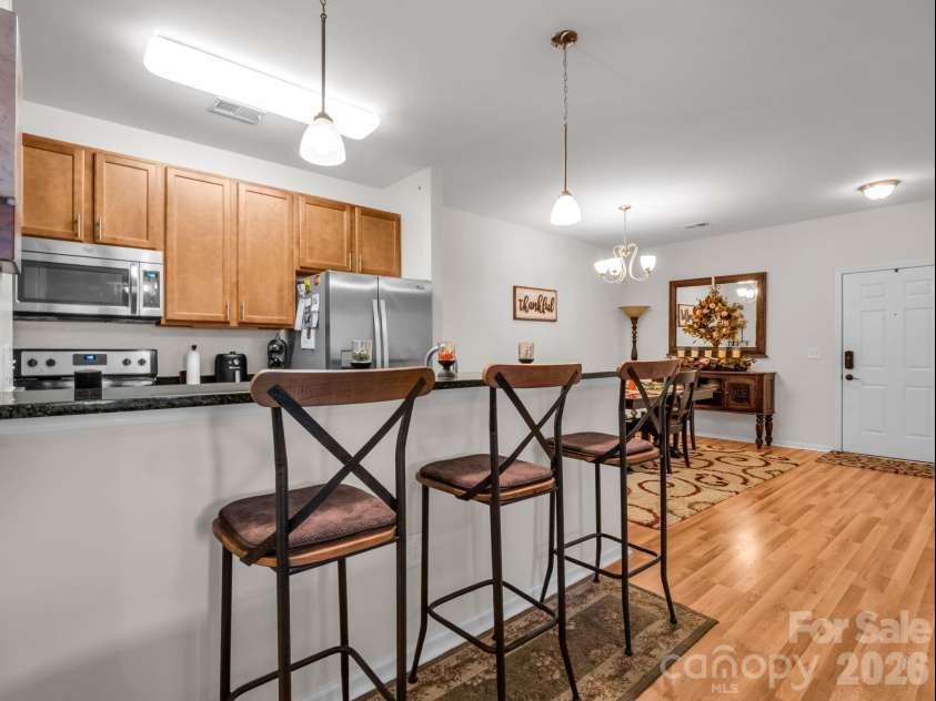 91 Brickton Village Circle, Fletcher, NC 28732.  MLS# CAR4370320, YatesRealty ID 29077. Breakfast bar