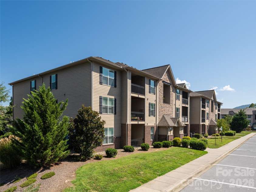 91 Brickton Village Circle, Fletcher, NC 28732.  MLS# CAR4425955, YatesRealty ID 29077. 