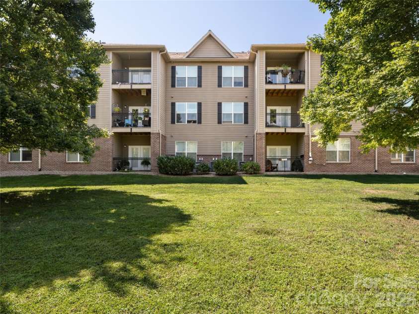 91 Brickton Village Circle, Fletcher, NC 28732.  MLS# CAR4425955, YatesRealty ID 29077. 