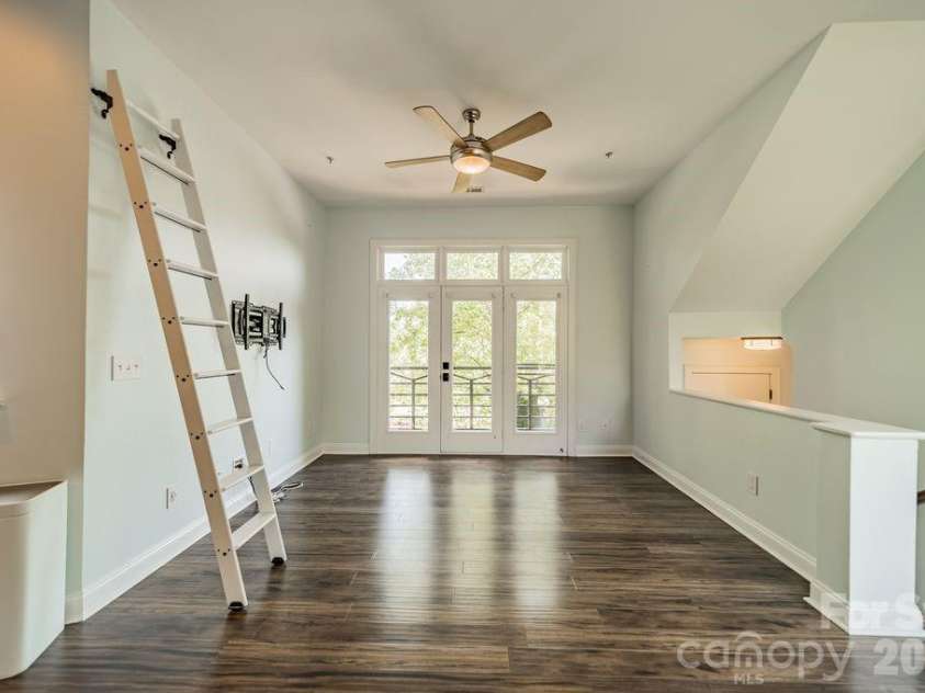 820 Garden District Drive, Charlotte, NC 28202.  MLS# CAR4382830, YatesRealty ID 29078. 