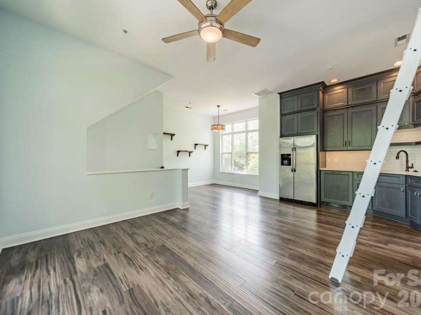 820 Garden District Drive, Charlotte, NC 28202.  MLS# CAR4382830, YatesRealty ID 29078. 