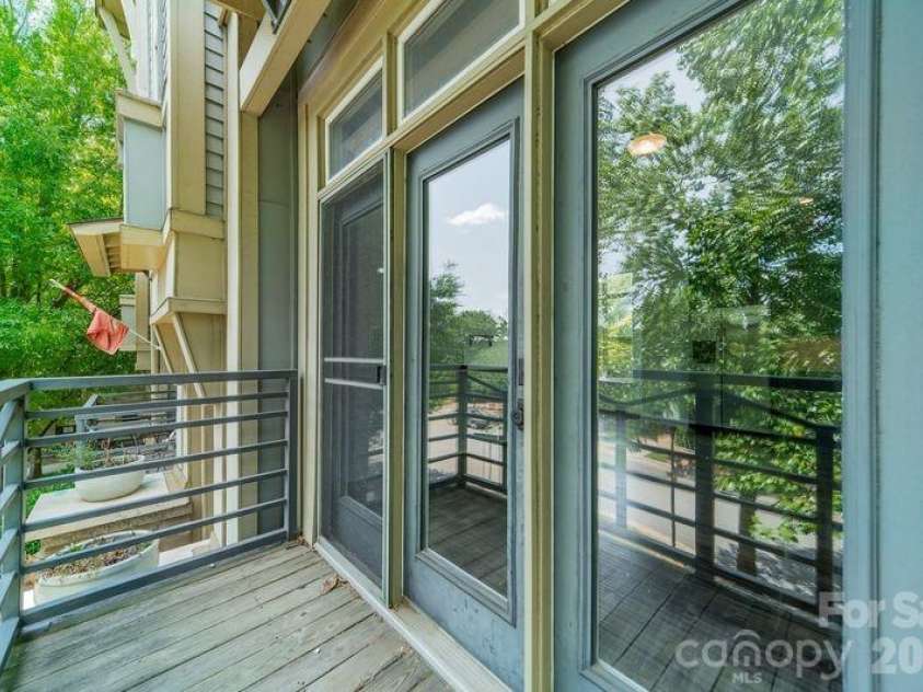 820 Garden District Drive, Charlotte, NC 28202.  MLS# CAR4382830, YatesRealty ID 29078. 