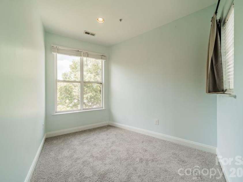 820 Garden District Drive, Charlotte, NC 28202.  MLS# CAR4382830, YatesRealty ID 29078. 