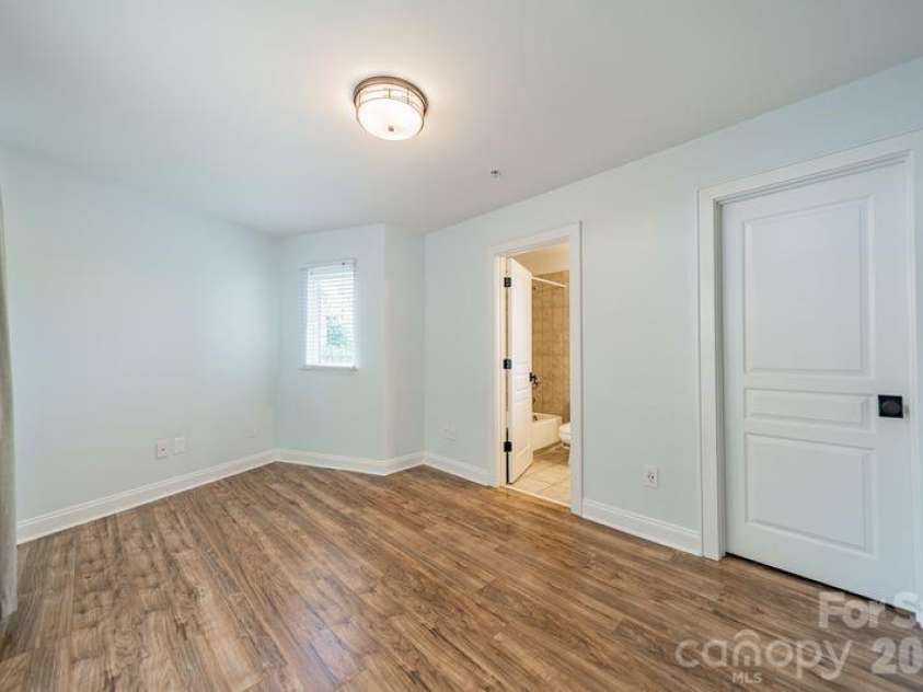820 Garden District Drive, Charlotte, NC 28202.  MLS# CAR4382830, YatesRealty ID 29078. 