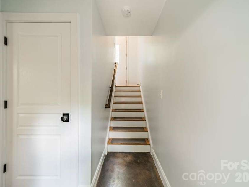820 Garden District Drive, Charlotte, NC 28202.  MLS# CAR4382830, YatesRealty ID 29078. 