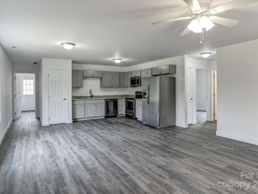 321 Quinn Hill Lane, Mars Hill, NC 28754.  MLS# CAR4106150, YatesRealty ID 2908. 