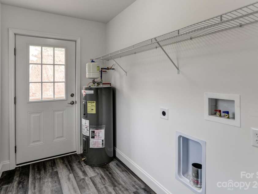 321 Quinn Hill Lane, Mars Hill, NC 28754.  MLS# CAR4106150, YatesRealty ID 2908. 