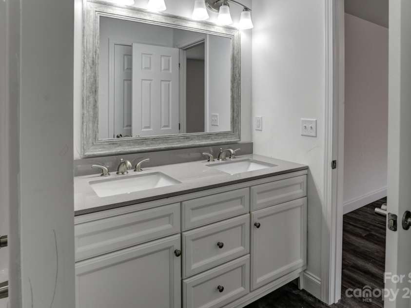 321 Quinn Hill Lane, Mars Hill, NC 28754.  MLS# CAR4106150, YatesRealty ID 2908. 