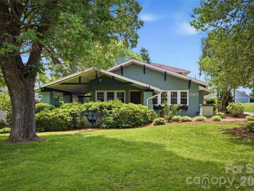311 West Union Street, Morganton, NC 28655.  MLS# CAR4382391, YatesRealty ID 29080. 