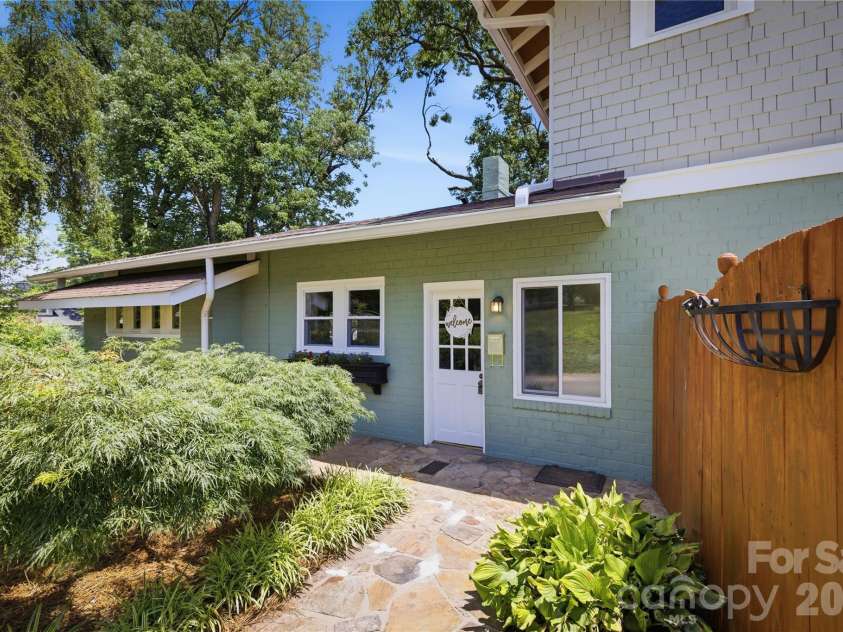 311 West Union Street, Morganton, NC 28655.  MLS# CAR4382391, YatesRealty ID 29080. 