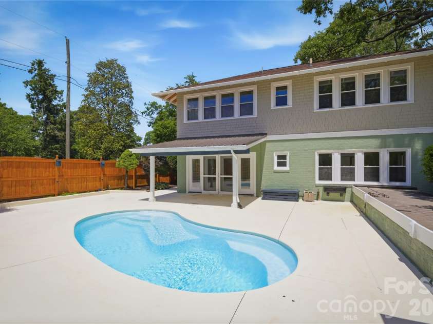 311 West Union Street, Morganton, NC 28655.  MLS# CAR4382391, YatesRealty ID 29080. 