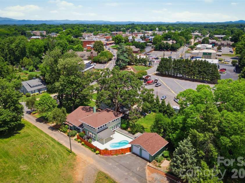 311 West Union Street, Morganton, NC 28655.  MLS# CAR4382391, YatesRealty ID 29080. 