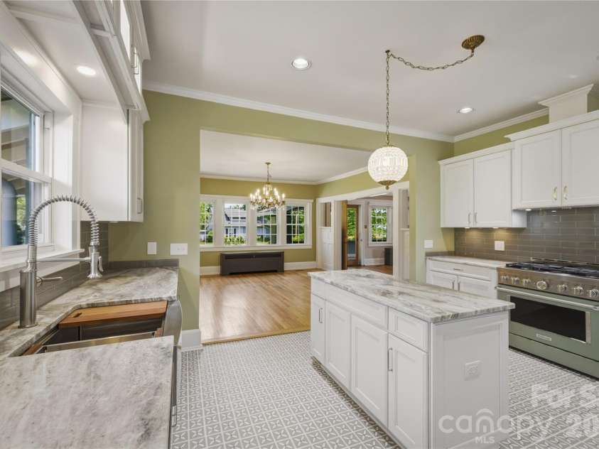 311 West Union Street, Morganton, NC 28655.  MLS# CAR4382391, YatesRealty ID 29080. 