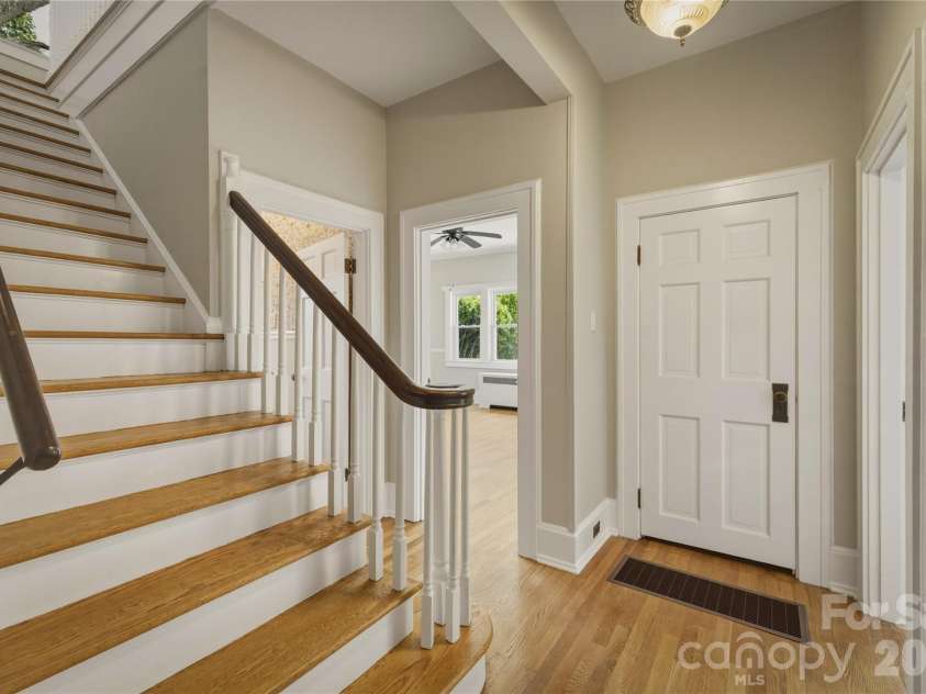 311 West Union Street, Morganton, NC 28655.  MLS# CAR4382391, YatesRealty ID 29080. 