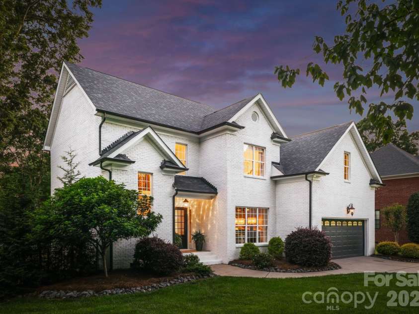 5408 Kuykendall Road, Charlotte, NC 28270.  MLS# CAR4390073, YatesRealty ID 29081. Exterior Front Yard