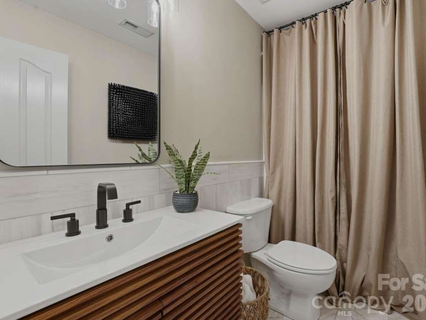 5408 Kuykendall Road, Charlotte, NC 28270.  MLS# CAR4390073, YatesRealty ID 29081. Full-Bath Upper Level