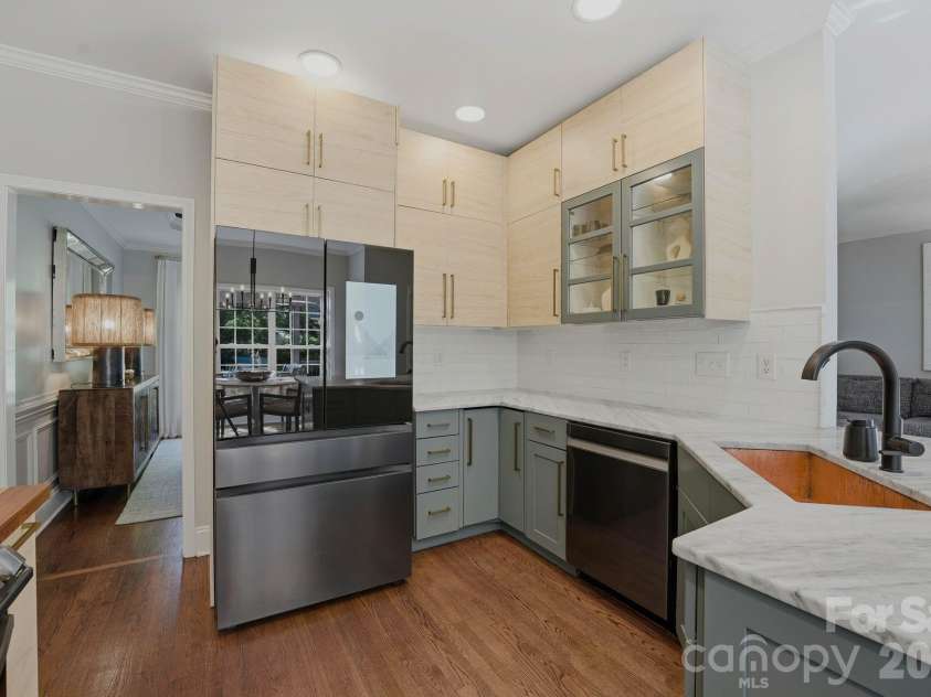 5408 Kuykendall Road, Charlotte, NC 28270.  MLS# CAR4390073, YatesRealty ID 29081. High-Tech Refrigerator