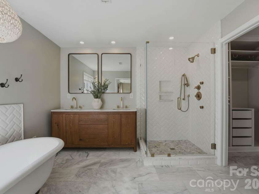 5408 Kuykendall Road, Charlotte, NC 28270.  MLS# CAR4390073, YatesRealty ID 29081. Primary Bathroom