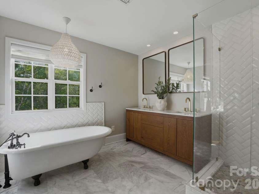 5408 Kuykendall Road, Charlotte, NC 28270.  MLS# CAR4390073, YatesRealty ID 29081. Primary Bathroom