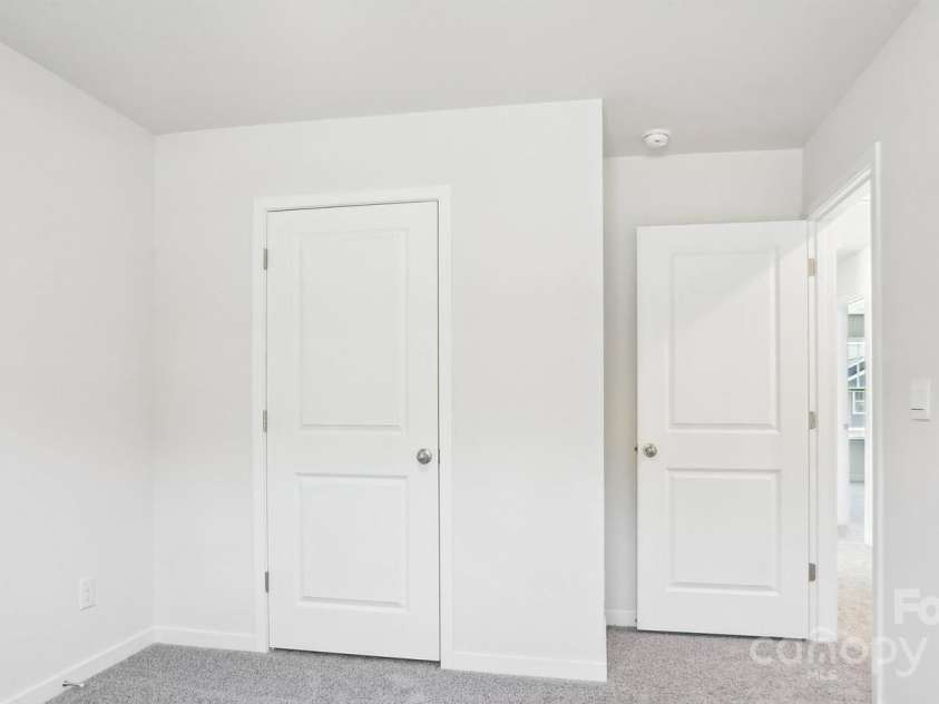 827 Adelston Lane, Asheville, NC 28804.  MLS# CAR4264538, YatesRealty ID 29081. Photos are representative