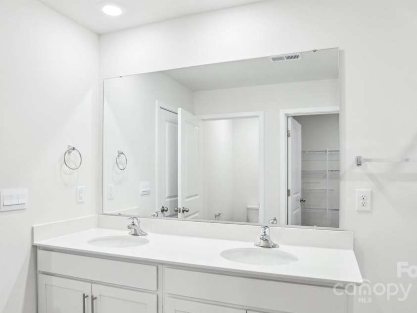 827 Adelston Lane, Asheville, NC 28804.  MLS# CAR4264538, YatesRealty ID 29081. Photos are representative