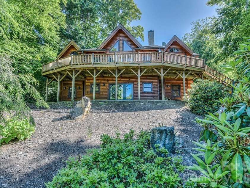 40 Adohi Trail, Maggie Valley, NC 28751.  MLS# CAR4385842, YatesRealty ID 29082. 