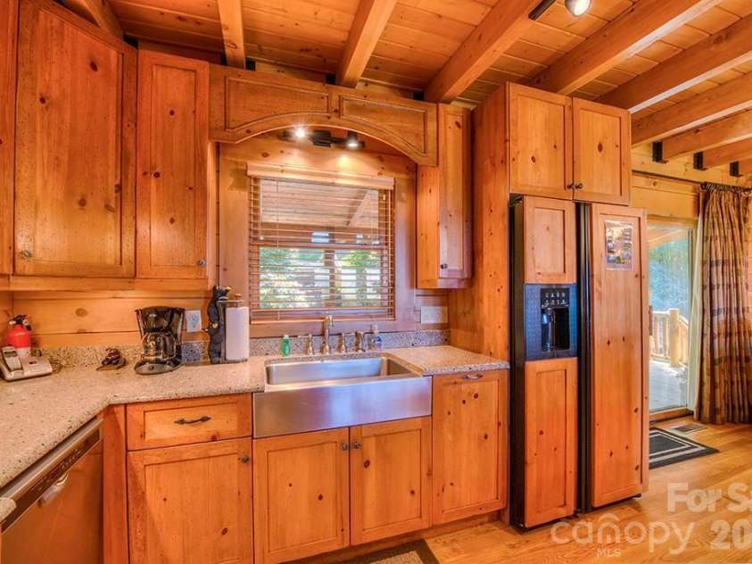 40 Adohi Trail, Maggie Valley, NC 28751.  MLS# CAR4385842, YatesRealty ID 29082. 