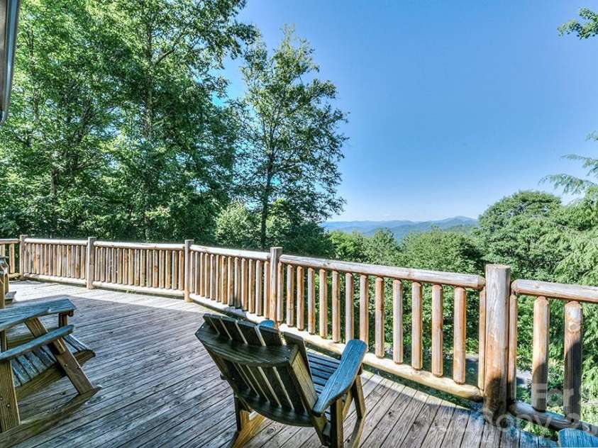 40 Adohi Trail, Maggie Valley, NC 28751.  MLS# CAR4385842, YatesRealty ID 29082. 