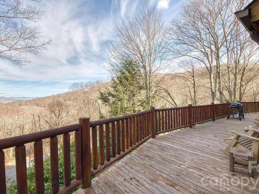 40 Adohi Trail, Maggie Valley, NC 28751.  MLS# CAR4385842, YatesRealty ID 29082. 