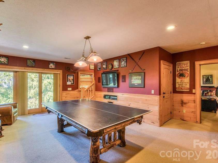 40 Adohi Trail, Maggie Valley, NC 28751.  MLS# CAR4385842, YatesRealty ID 29082. 