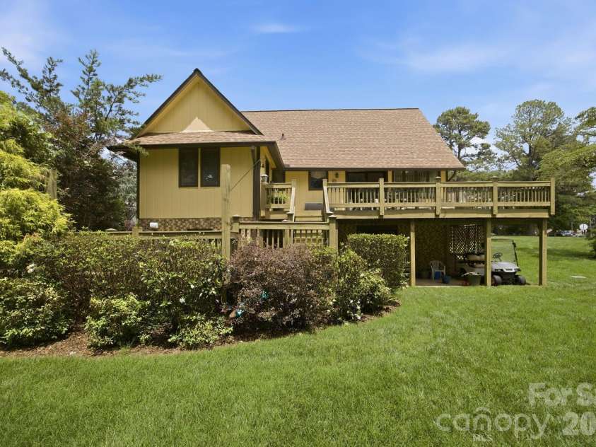 220 Shoreline Loop, Mooresville, NC 28117.  MLS# CAR4383743, YatesRealty ID 29083. 
