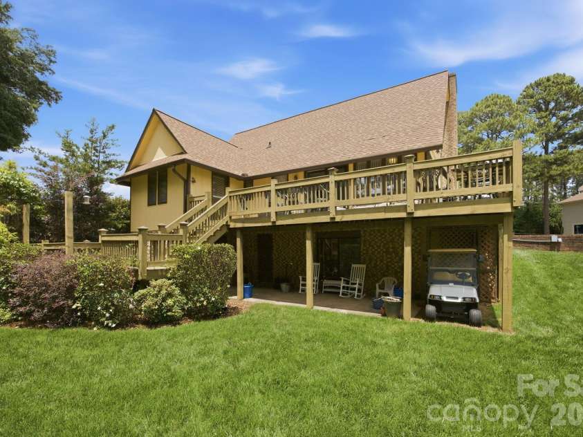 220 Shoreline Loop, Mooresville, NC 28117.  MLS# CAR4383743, YatesRealty ID 29083. 
