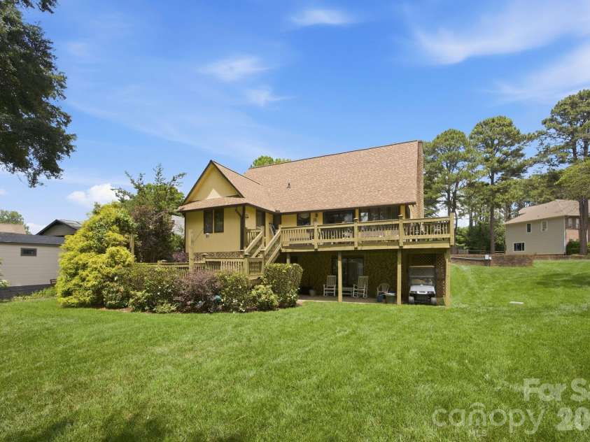 220 Shoreline Loop, Mooresville, NC 28117.  MLS# CAR4383743, YatesRealty ID 29083. 