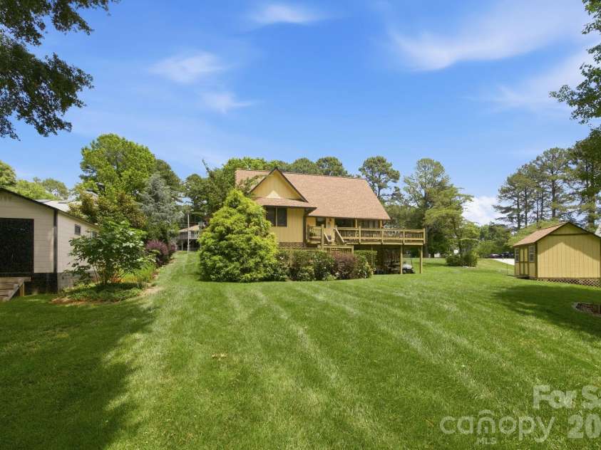 220 Shoreline Loop, Mooresville, NC 28117.  MLS# CAR4383743, YatesRealty ID 29083. 
