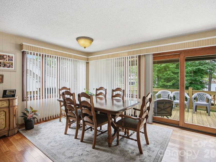 220 Shoreline Loop, Mooresville, NC 28117.  MLS# CAR4383743, YatesRealty ID 29083. 