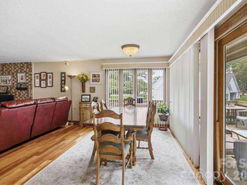 220 Shoreline Loop, Mooresville, NC 28117.  MLS# CAR4383743, YatesRealty ID 29083. 