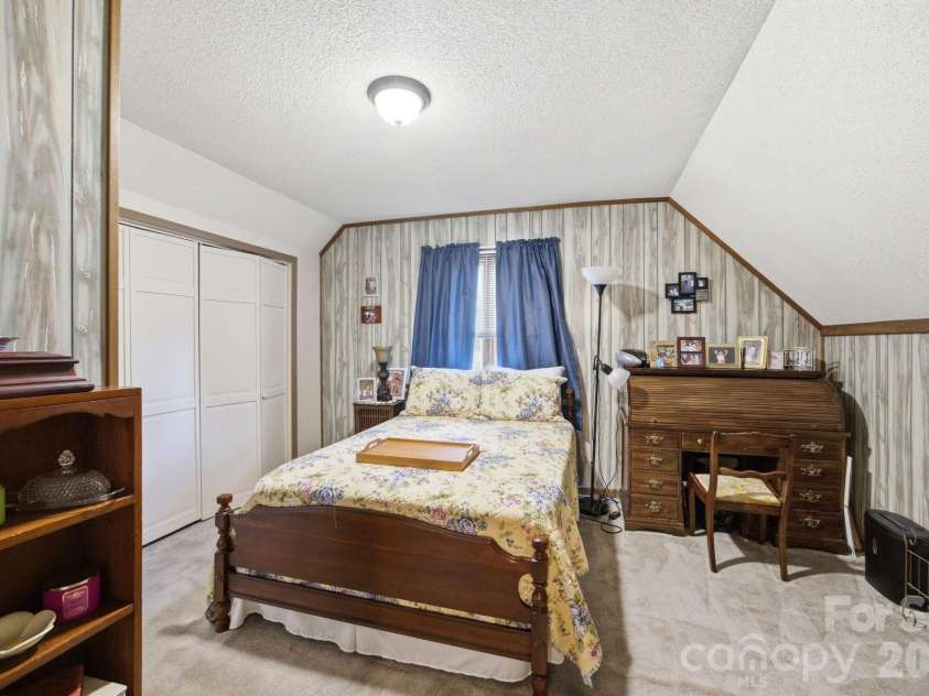 220 Shoreline Loop, Mooresville, NC 28117.  MLS# CAR4383743, YatesRealty ID 29083. 