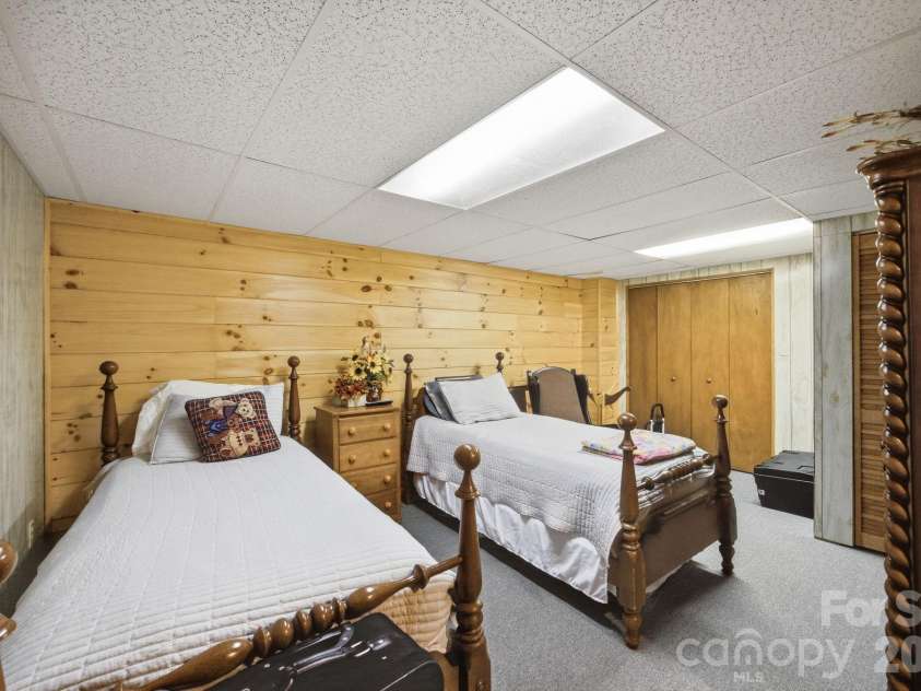 220 Shoreline Loop, Mooresville, NC 28117.  MLS# CAR4383743, YatesRealty ID 29083. 