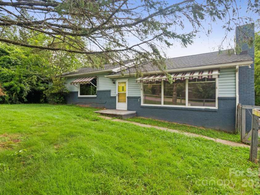 379 Louisiana Avenue, Asheville, NC 28806.  MLS# CAR4277733, YatesRealty ID 29083. 