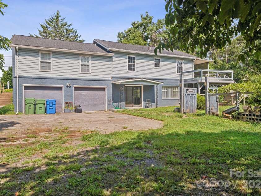 379 Louisiana Avenue, Asheville, NC 28806.  MLS# CAR4277733, YatesRealty ID 29083. 