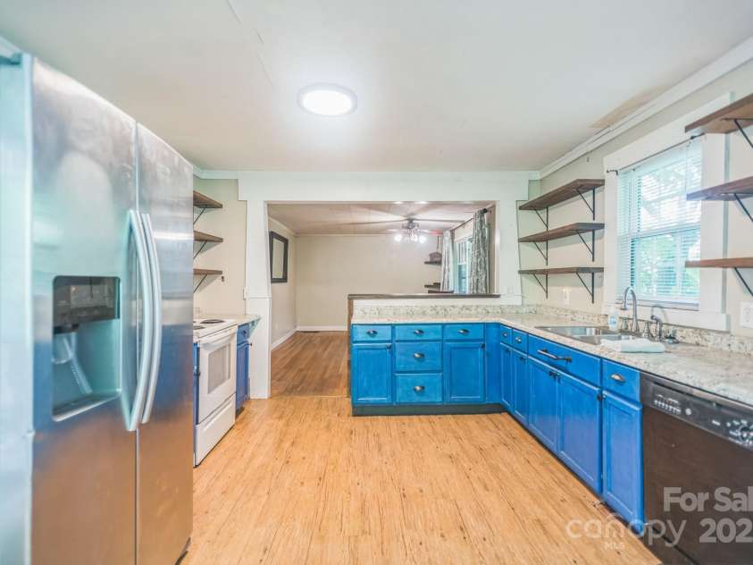 379 Louisiana Avenue, Asheville, NC 28806.  MLS# CAR4277733, YatesRealty ID 29083. 