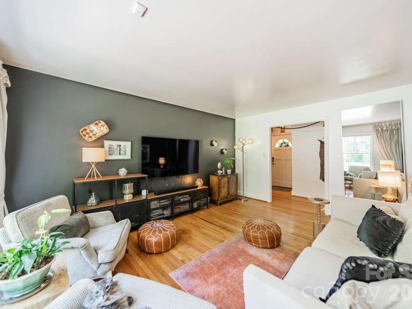 7116 Sherbourne Drive, Charlotte, NC 28210.  MLS# CAR4383410, YatesRealty ID 29084. 