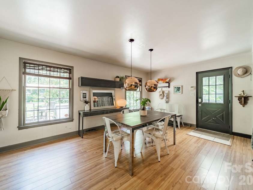 7116 Sherbourne Drive, Charlotte, NC 28210.  MLS# CAR4383410, YatesRealty ID 29084. 