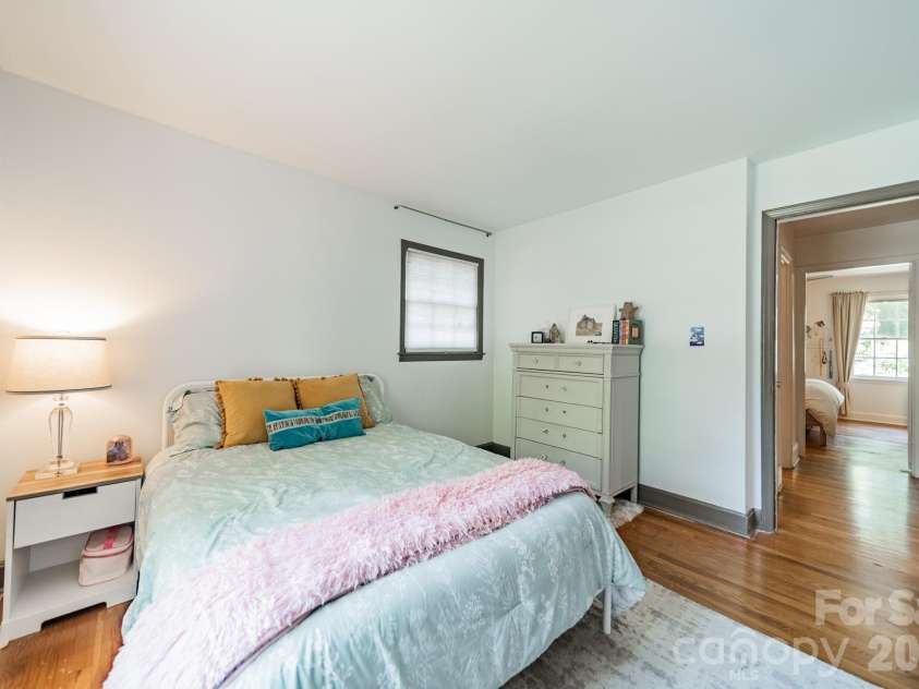 7116 Sherbourne Drive, Charlotte, NC 28210.  MLS# CAR4383410, YatesRealty ID 29084. 
